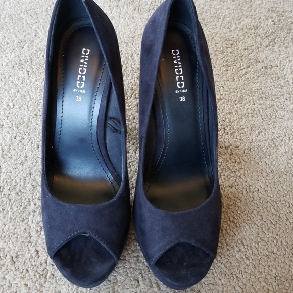 Heels - Picture 3 of 4